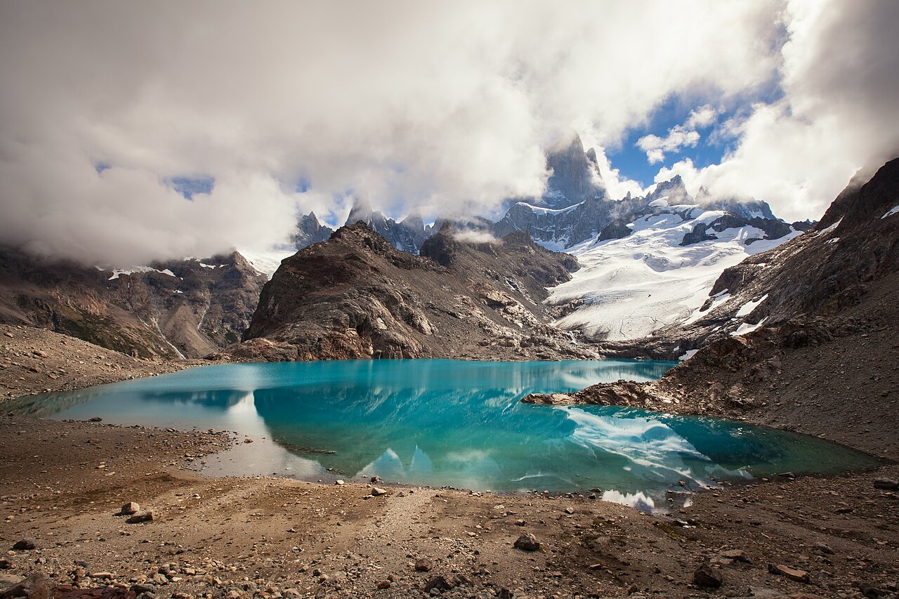 Masiv Fitz Roy nad Lagunou de los Tres